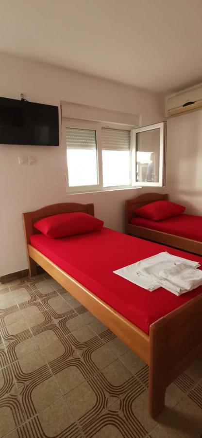 Sobe I Apartmani Marovic Petrovac Exterior photo